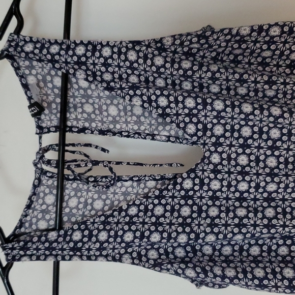 H&M Jumpsuit, Size 8 (fits like a 6) - Picture 2 of 5